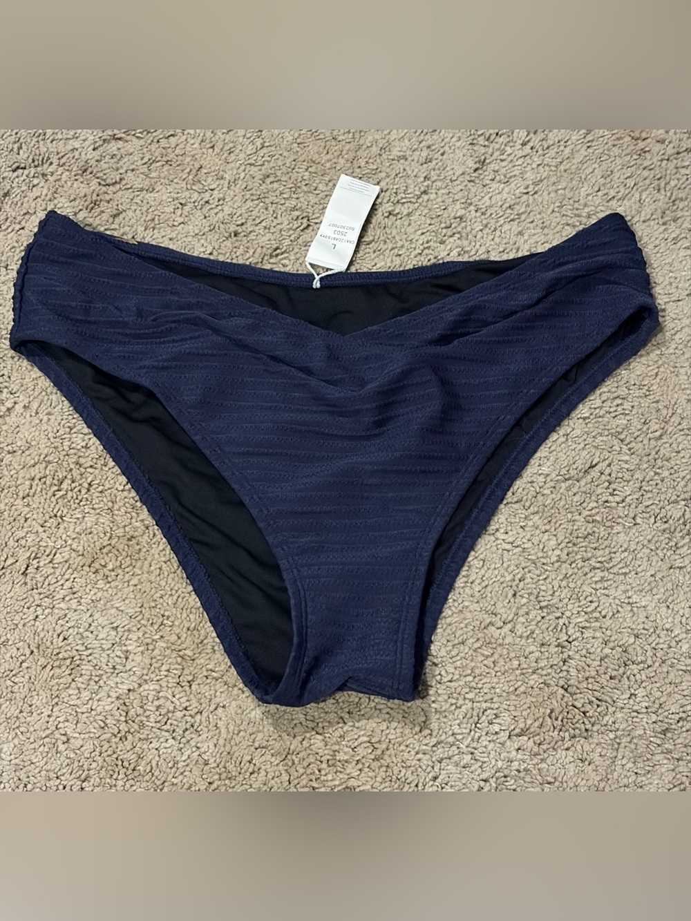 CUPSHE Classic Navy V-Waist Textured Bikini Bottom - Large